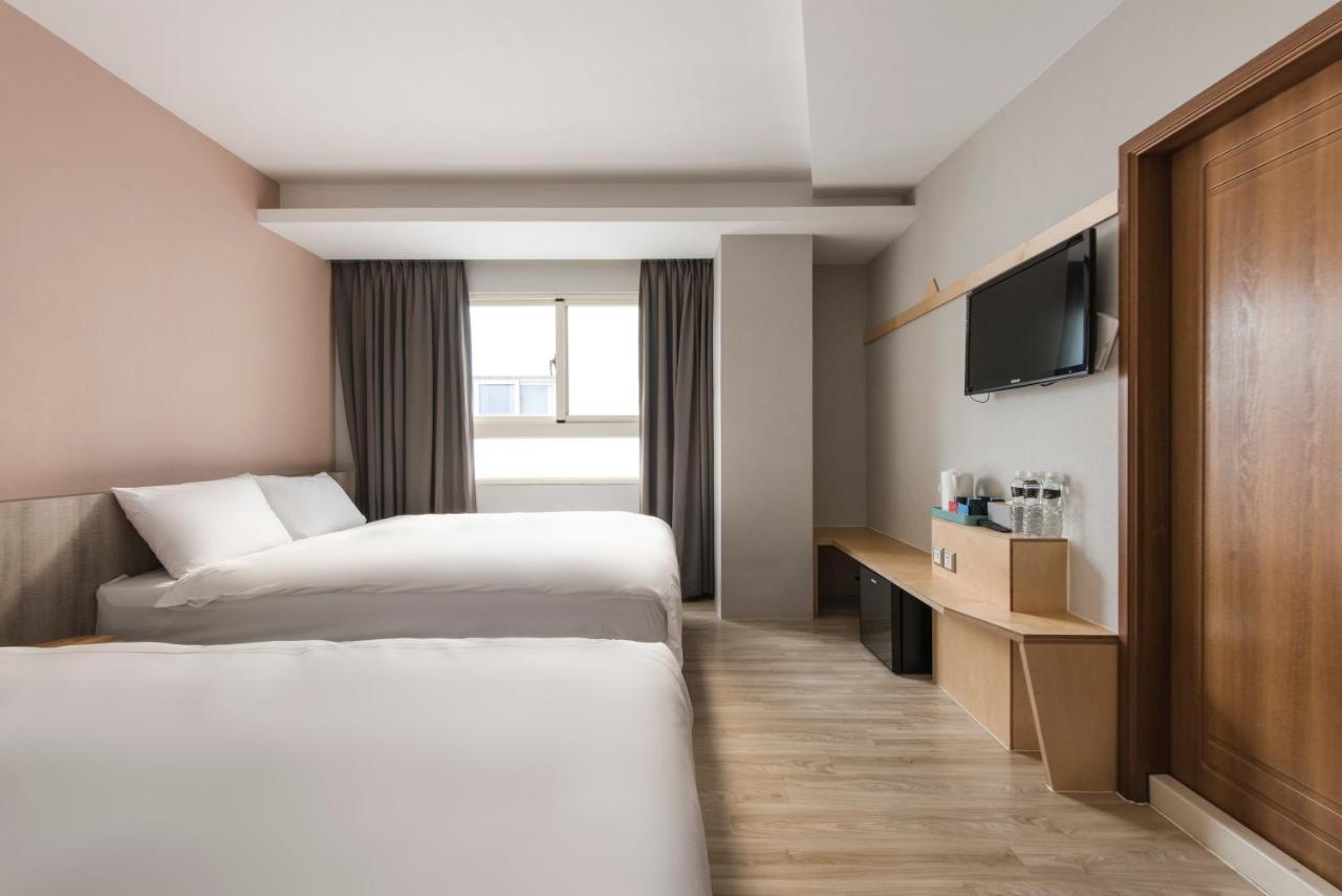 Sparrow Hotel Taichung Eksteriør bilde
